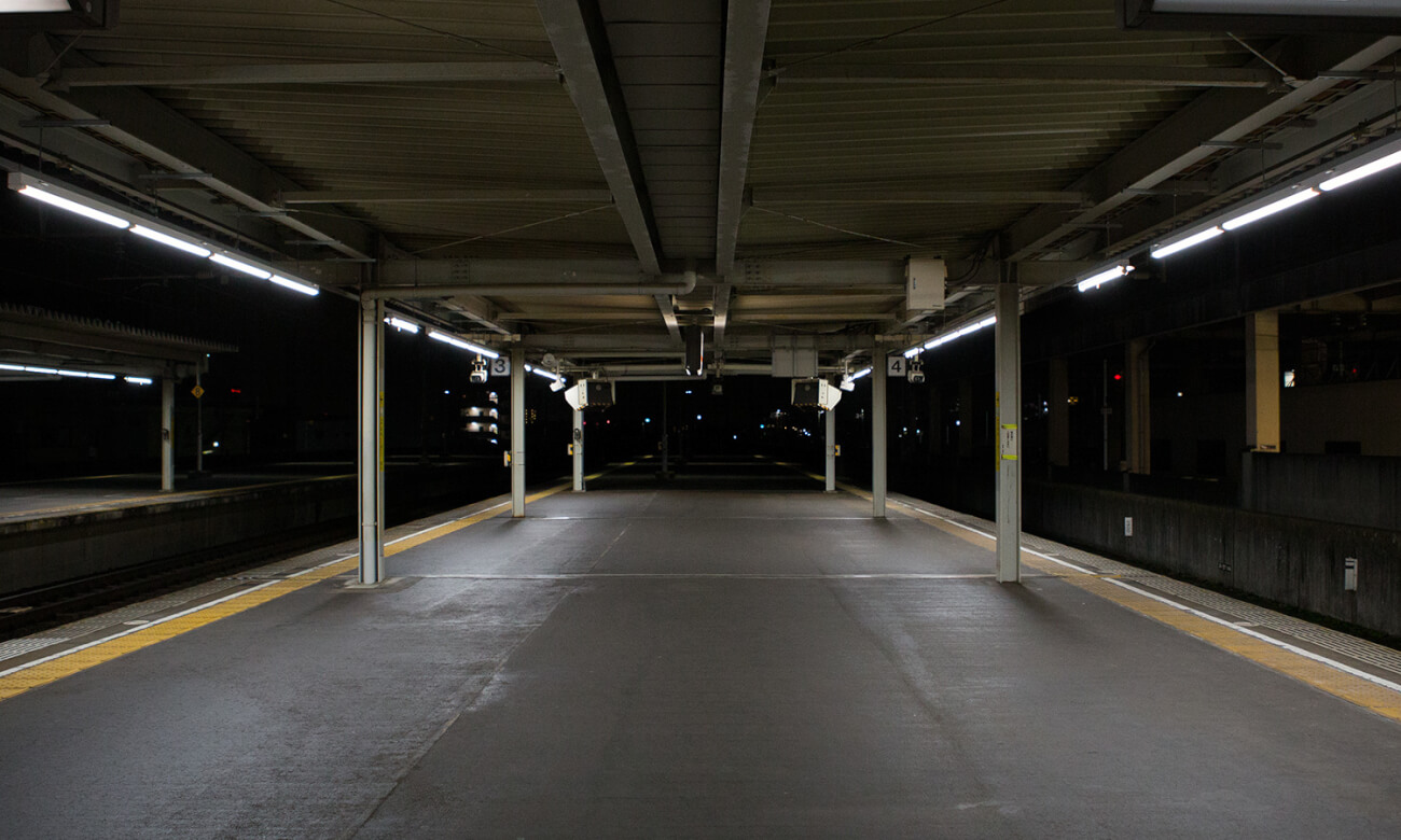 プラットホーム